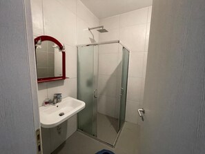 Apartment, 1 Bedroom, Balcony, City View | Bathroom - Bonbon 1 - Quiet Central 1 Bedroom (Tirana)