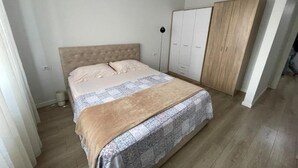Apartment, 1 Bedroom, Balcony, City View - Bonbon 1 - Quiet Central 1 Bedroom (Tirana)