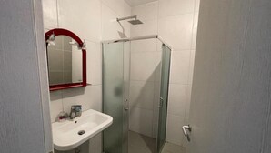 Apartment, 1 Bedroom, Balcony, City View | Bathroom - Bonbon 1 - Quiet Central 1 Bedroom (Tirana)