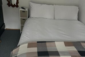 3 kamar tidur, setrika/meja setrika, Wi-Fi gratis, dan seprai linen