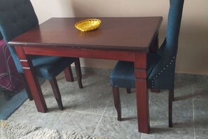 تناول الطعام