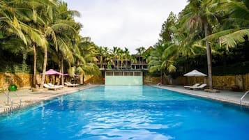 Piscine extérieure