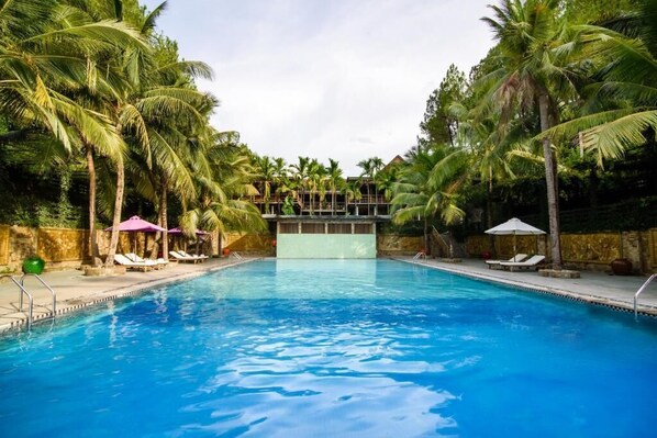 Piscine extérieure
