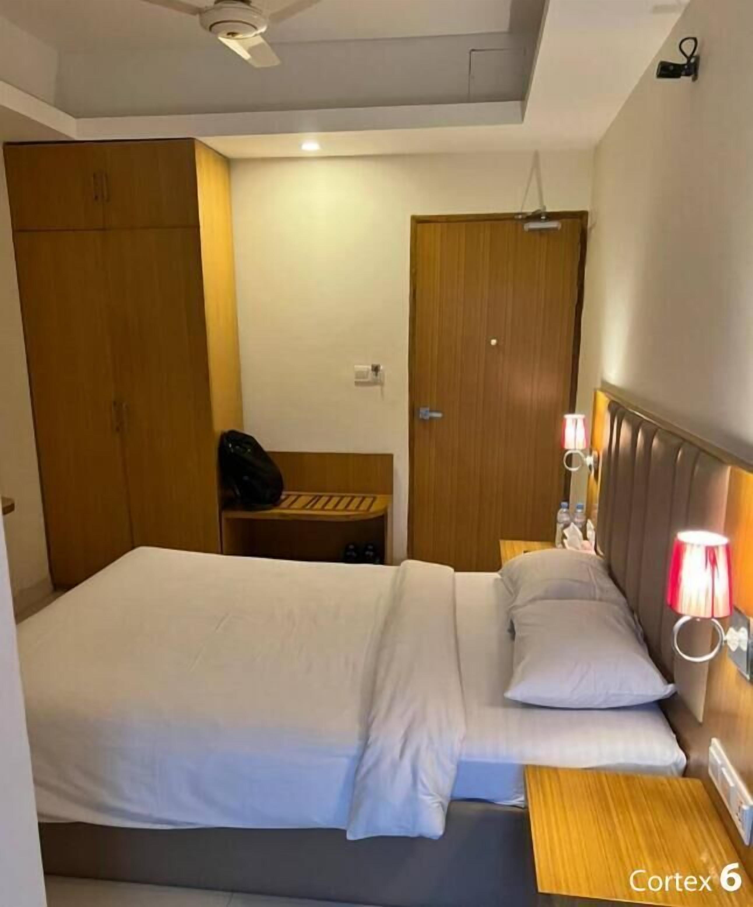 Deluxe Double Room, Garden View