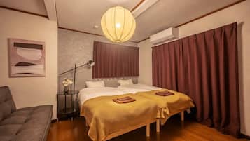 3 bedrooms, iron/ironing board, internet, bed sheets