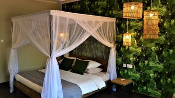 Double Room | In-room safe, free WiFi