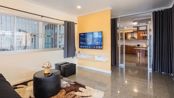 Nhà, 3 phòng ngủ, hút thuốc, hồ bơi riêng | Tiện nghi tại phòng