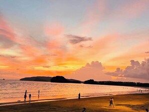 Nhà, 3 phòng ngủ, hút thuốc, hồ bơi riêng | Bãi biển