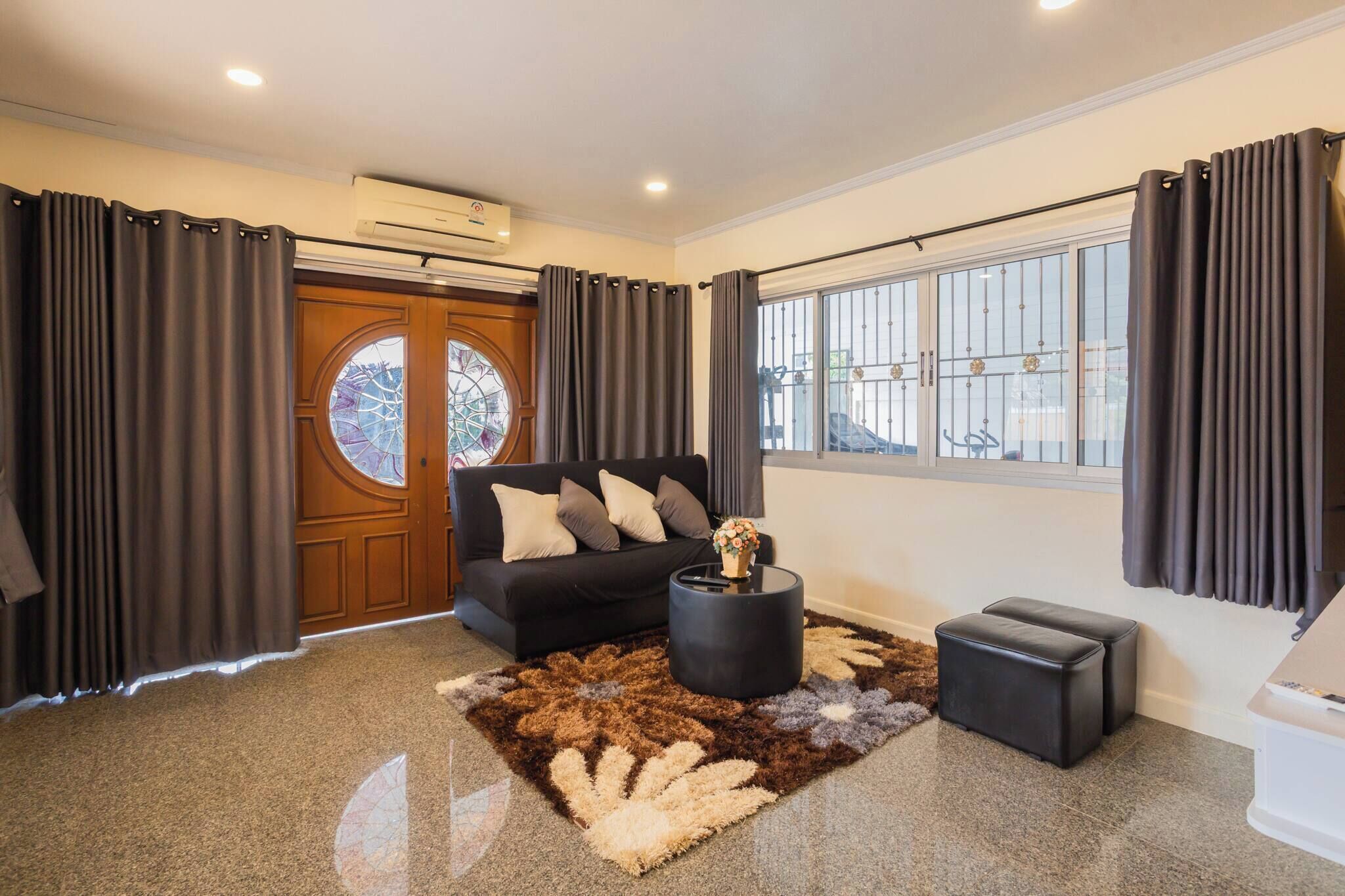 Rumah, 3 kamar tidur, Boleh Merokok, kolam renang pribadi | Ruang keluarga