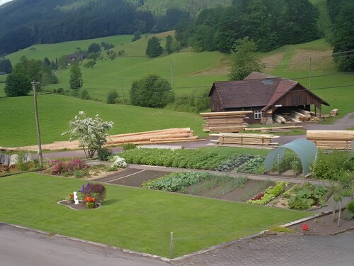 Apartment 'Schmetterlingswiese' mit privater Terrasse, Gemeinschaftsgarten und WLAN