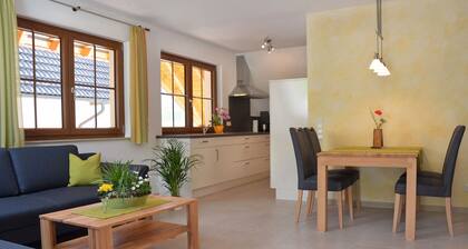 Apartment 'Schmetterlingswiese' with Private Terrace, Shared Garden and Wi-Fi