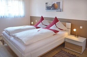 2 chambres, fer et planche à repasser, Wi-Fi, draps fournis