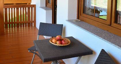 Apartment 'Schwalbennest' with private terrace, shared garden and Wi-Fi