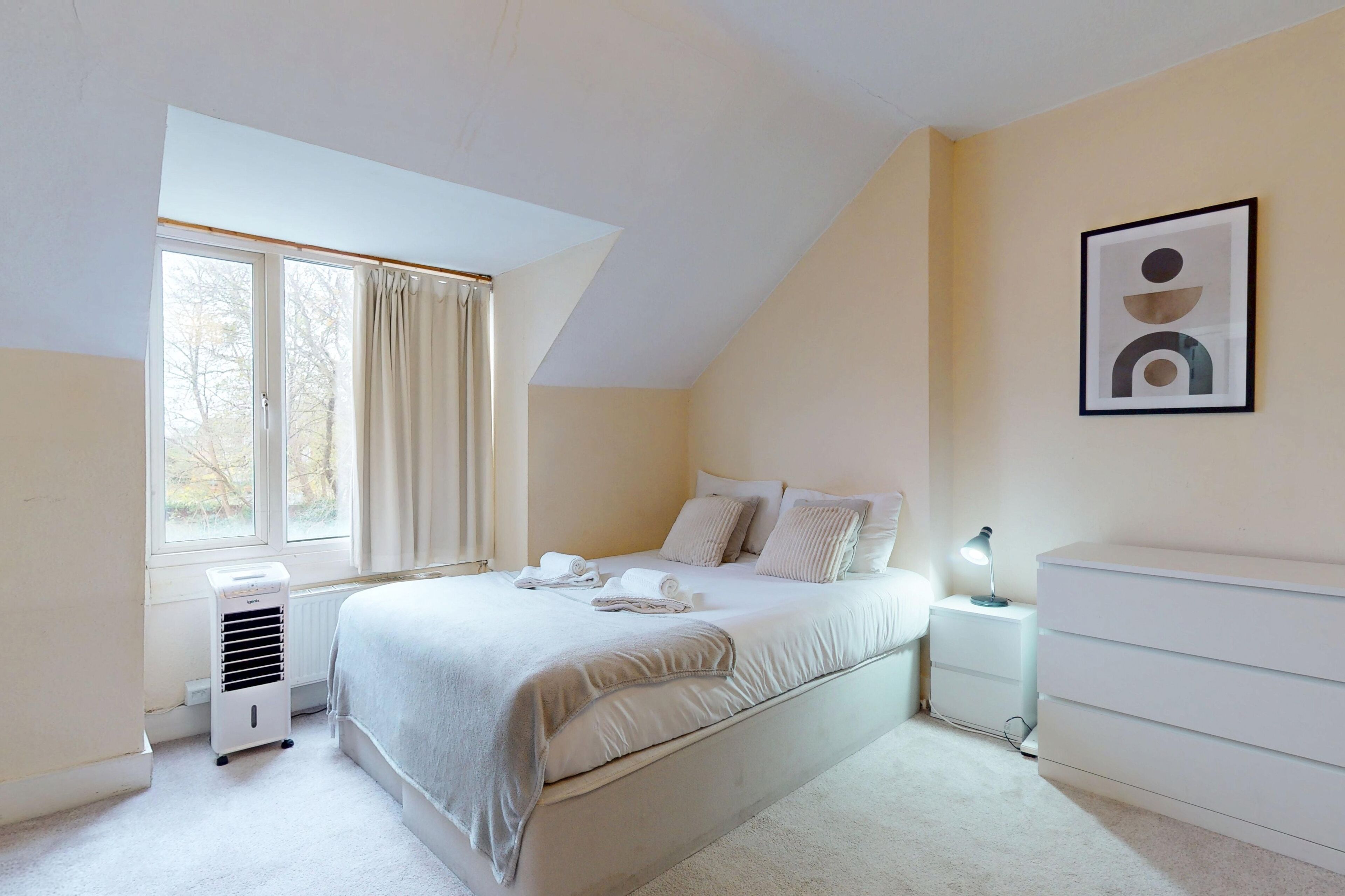 1 bedroom, desk, iron/ironing board, free WiFi