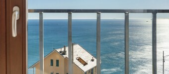 Appartement 'La Mansarda Di Crevari' avec vue mer, parking, jardin, Wi-Fi et climatisation