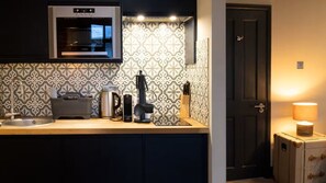 Private kitchen - Chic Farringdon Apartment Central London (London)