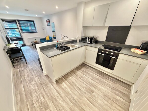 Fridge, microwave, oven, stovetop