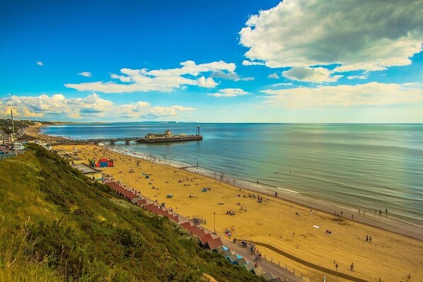 Beach - Seaside Escape - Central Studio Near Beach and Town (Bournemouth)