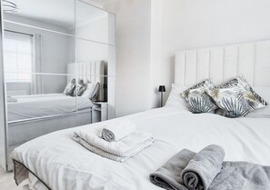 Free WiFi - Cosy 2BR House on Quiet Street (Nottingham)