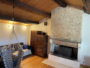 Iron/ironing board, internet - Charming house in Oléron with 2 bikes and lovely fireplace! (Le Château-d'Oléron)