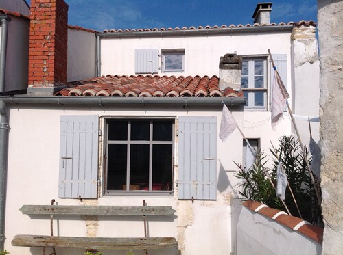 Charming house in Oléron with 2 bikes and lovely fireplace!