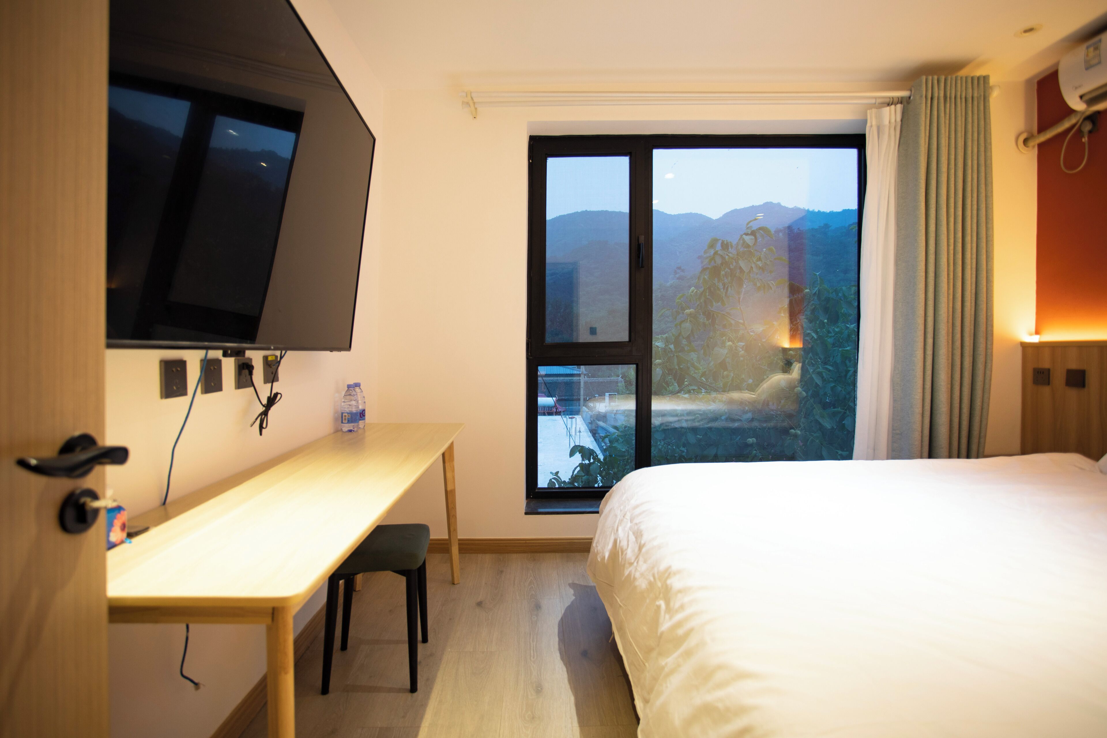 Decoración personalizada, muebles diferentes y wifi gratis 