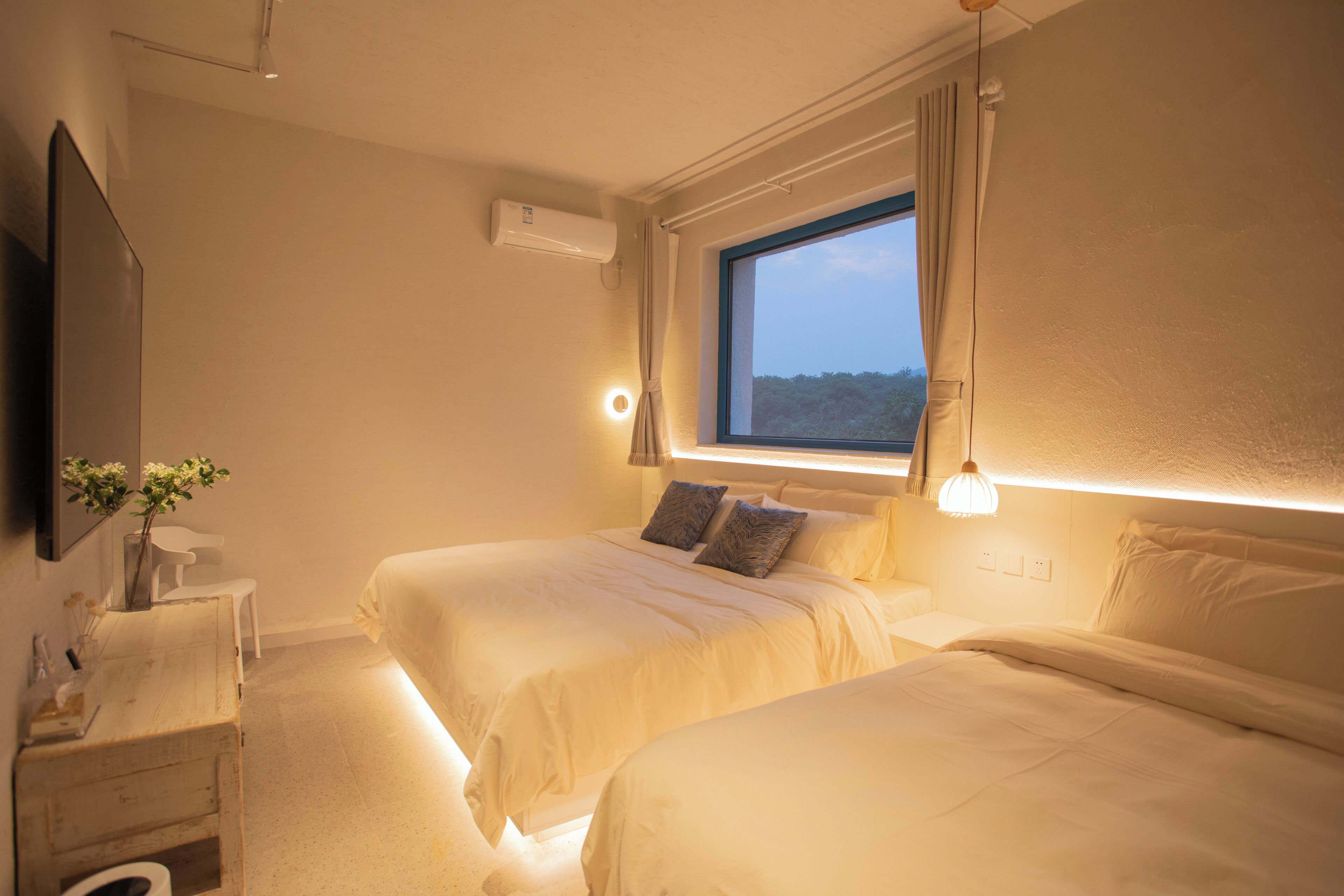 Decoración personalizada, muebles diferentes y wifi gratis 