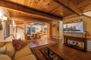 TV, peis og kontorer