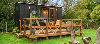 Deer Shepherds Hut -  a holiday let that sleeps 2 guests  in 1 bedroom
