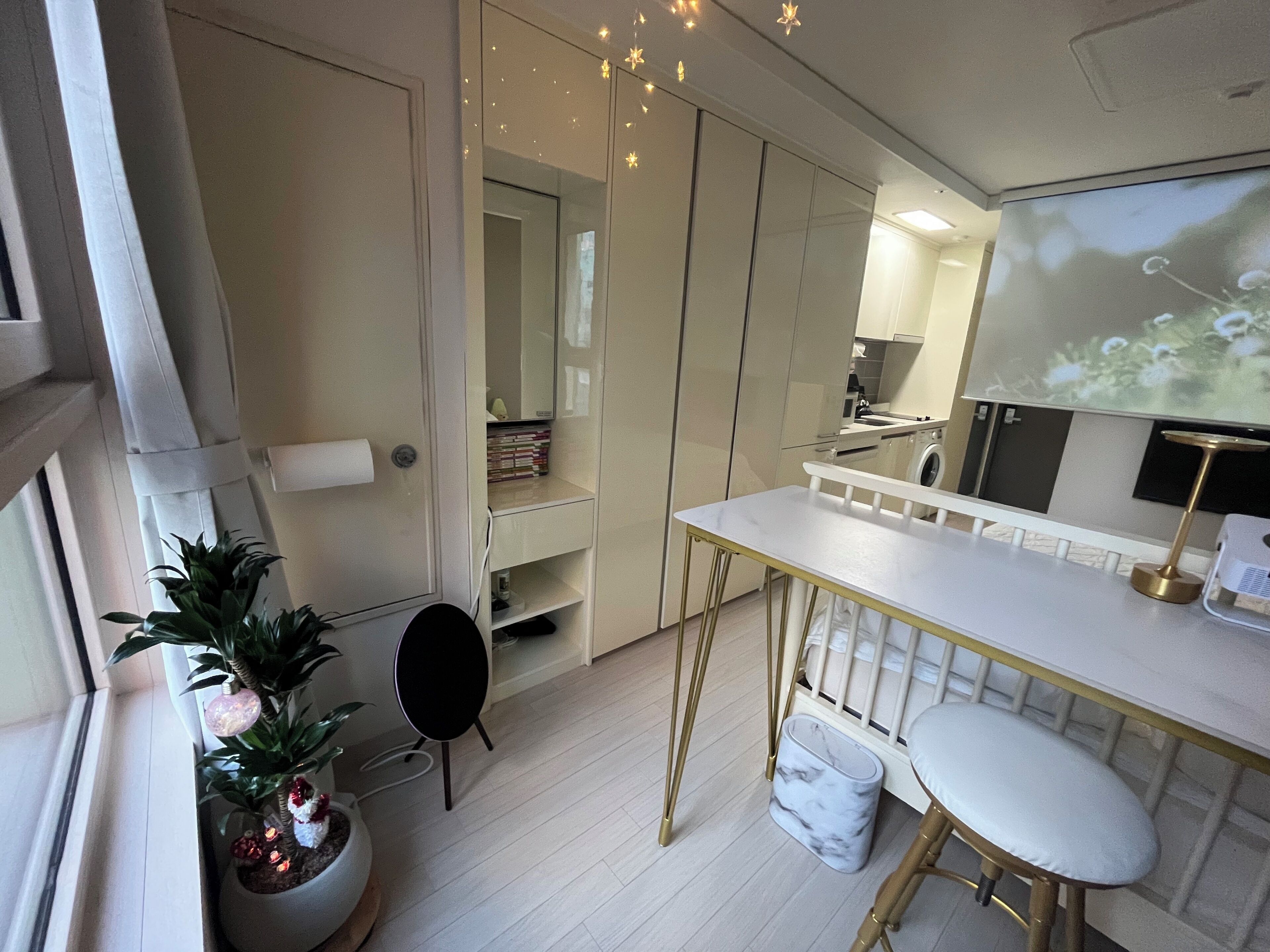 Suite – comfort, byutsikt | Skrivebord, skrivebord for bærbar PC og blendingsgardiner