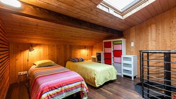 2 slaapkamers, een strijkplank/strijkijzer, wifi, beddengoed