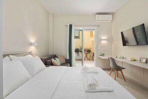 1 bedroom, iron/ironing board, internet, bed sheets - Yard Studio by Corfuescapes (Kerkira)
