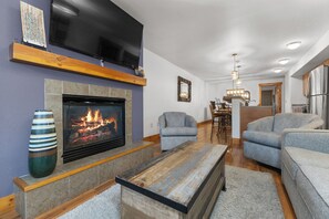 Smart TV, fireplace - Downtown Steamboat Retreat | Walk to Dining, Trails & the Yampa River (Steamboat Springs)