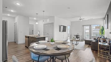 Apartment | Dining room