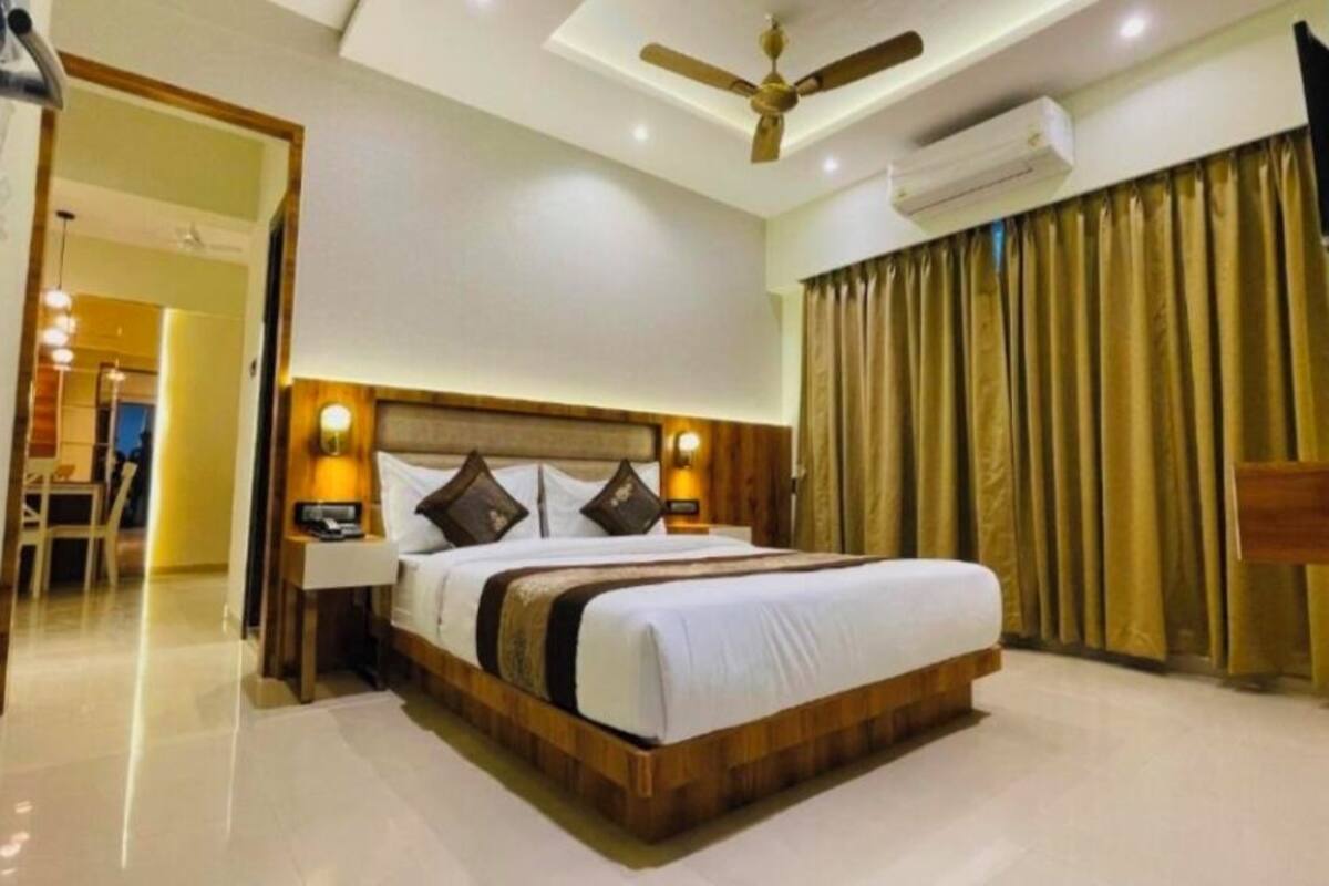 In-room safe, blackout drapes, soundproofing, iron/ironing board