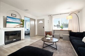 TV, offices - Dream Location! | Pacific Getaway Steps to Beach (San Diego)