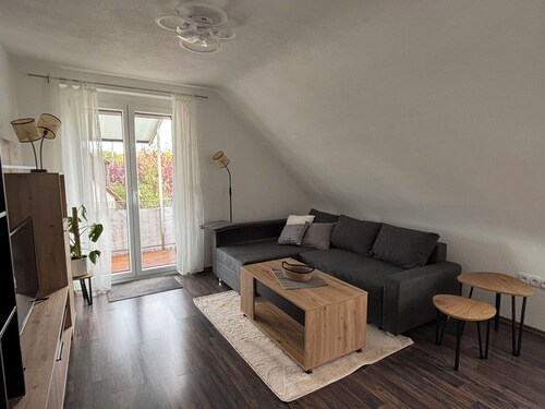 Charming vacation apartment - quiet surroundings but close to the city