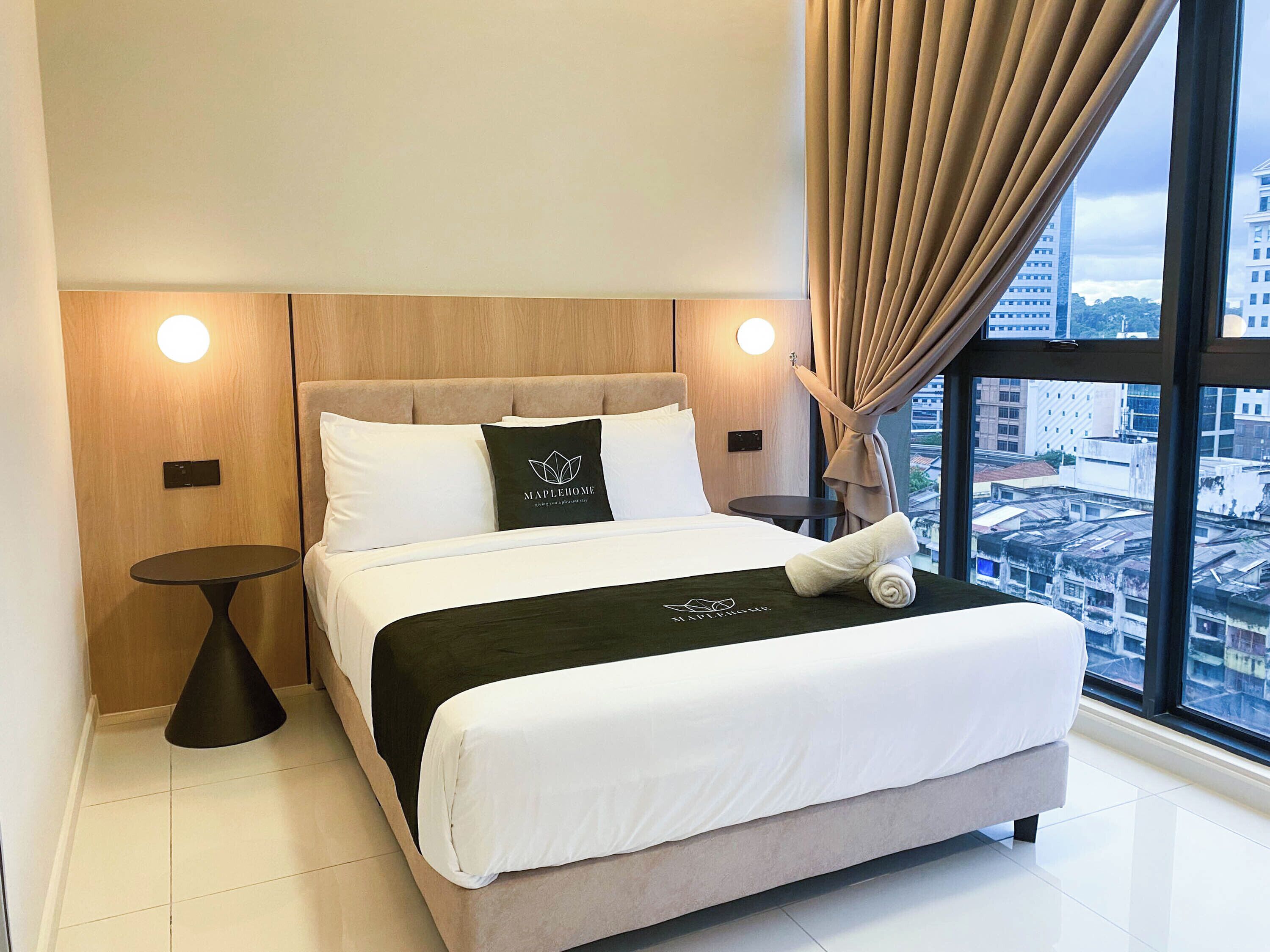 Deluxe Suite, 2 Bedrooms, Without Parking | Langsir/tirai gelap terus, seterika/papan seterika, Wi-fi percuma 