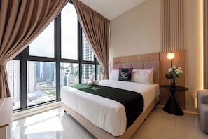 Cortinas blackout, tabla de planchar con plancha y wifi gratis