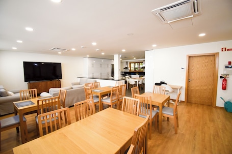 Living area. Lindo Vale 412