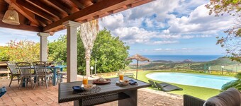 Villa 'Roberta with Big Private Pool' with Sea View, Wi-Fi and Air Conditioning