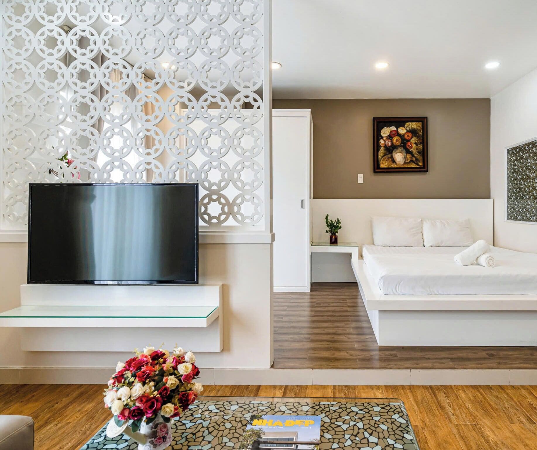 Habitación Deluxe doble, balcón | Ropa de cama de alta calidad, colchones Tempur-Pedic, escritorio