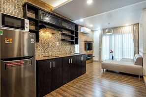 Superior-Apartment | Eigene Küche | Kühlschrank, Mikrowelle, Herdplatte, Kochgeschirr/Geschirr/Besteck