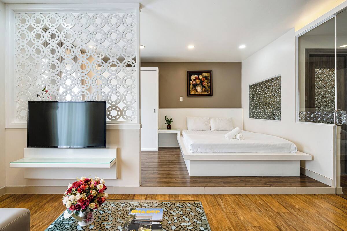Deluxe Double Room, Balcony | Premium bedding, Tempur-Pedic beds, desk, laptop workspace