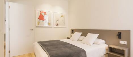 In-room safe, soundproofing, iron/ironing board, WiFi (free)