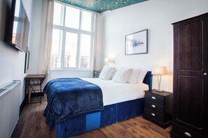 2 多间卧室、办公桌、熨斗/熨衣板、��旅行婴儿床