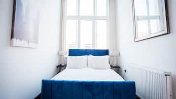 2 bedrooms, desk, iron/ironing board, travel cot