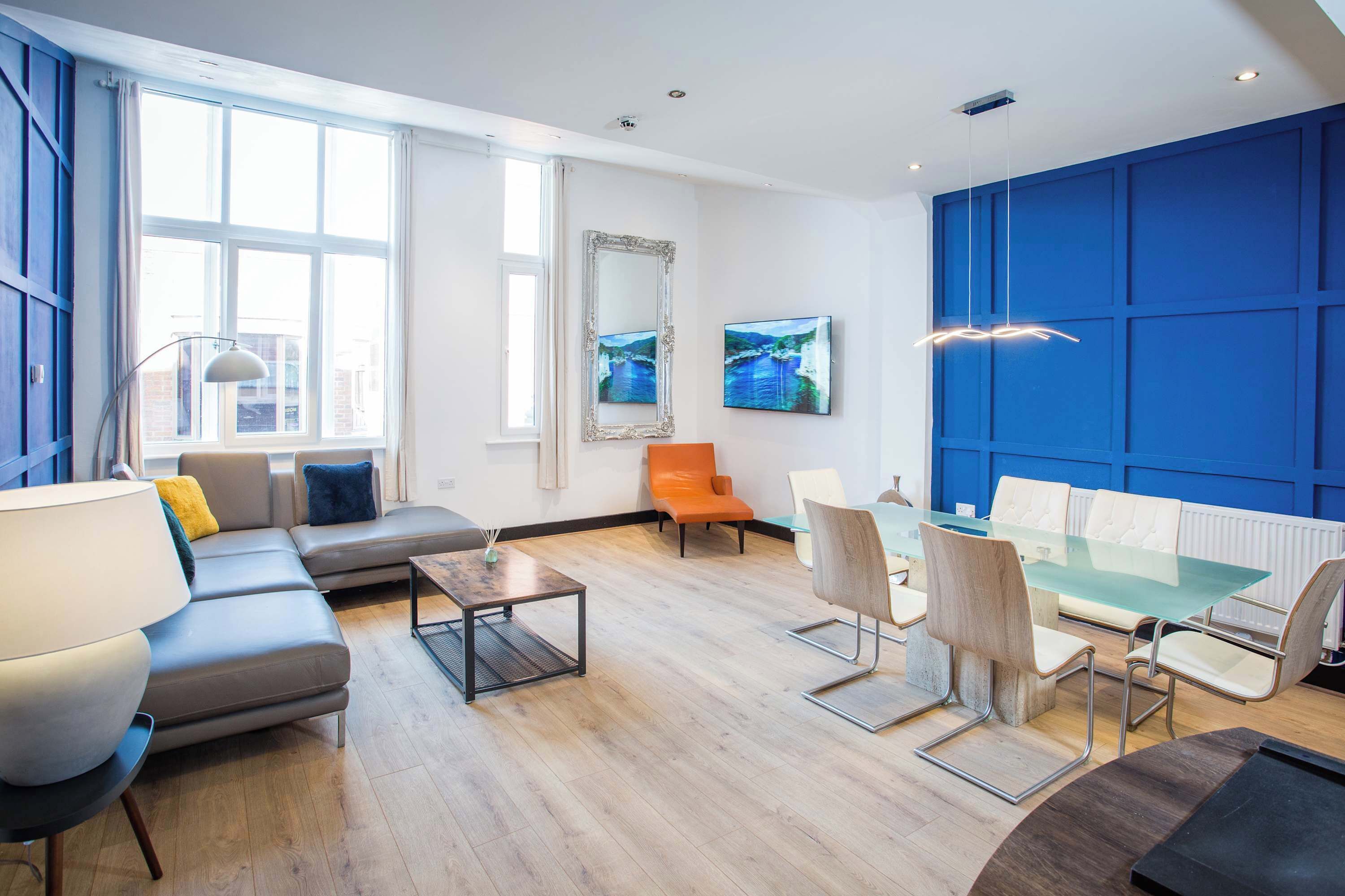 المنشأة من الداخل