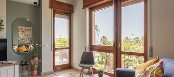 House with beachfront garden 5 minutes from the Valley of the Temples.