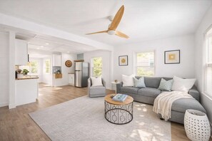 Televisión y oficina 